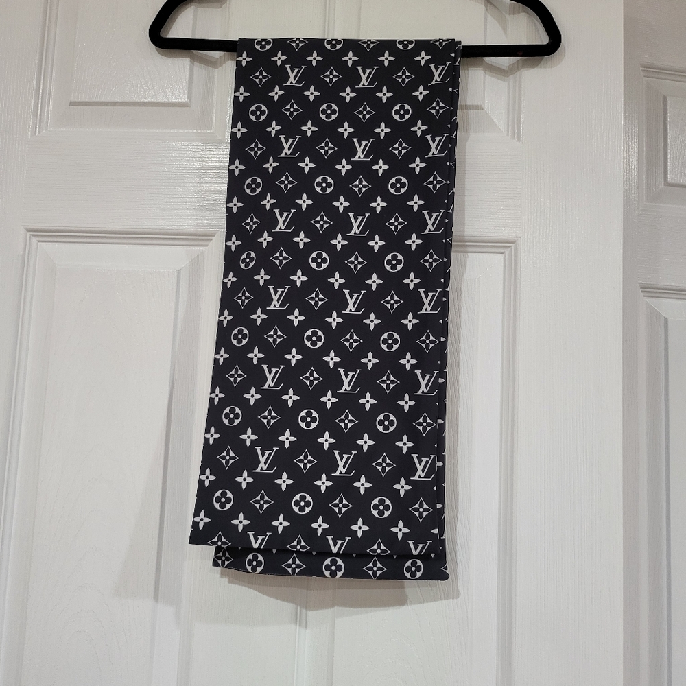 Black and white custom order scarf  100%polyester, NWOT 72"×9,5" - Picture 4 of 5